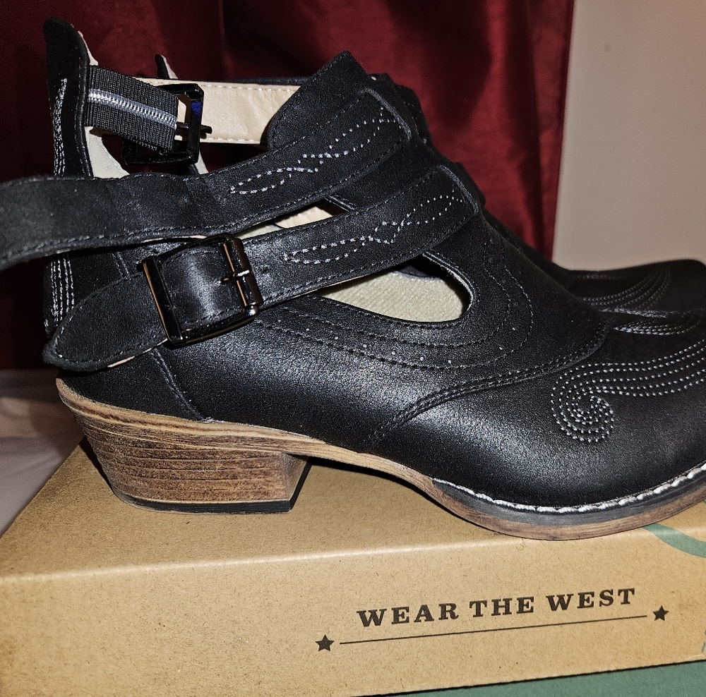 Roper Willa western ankle boots
